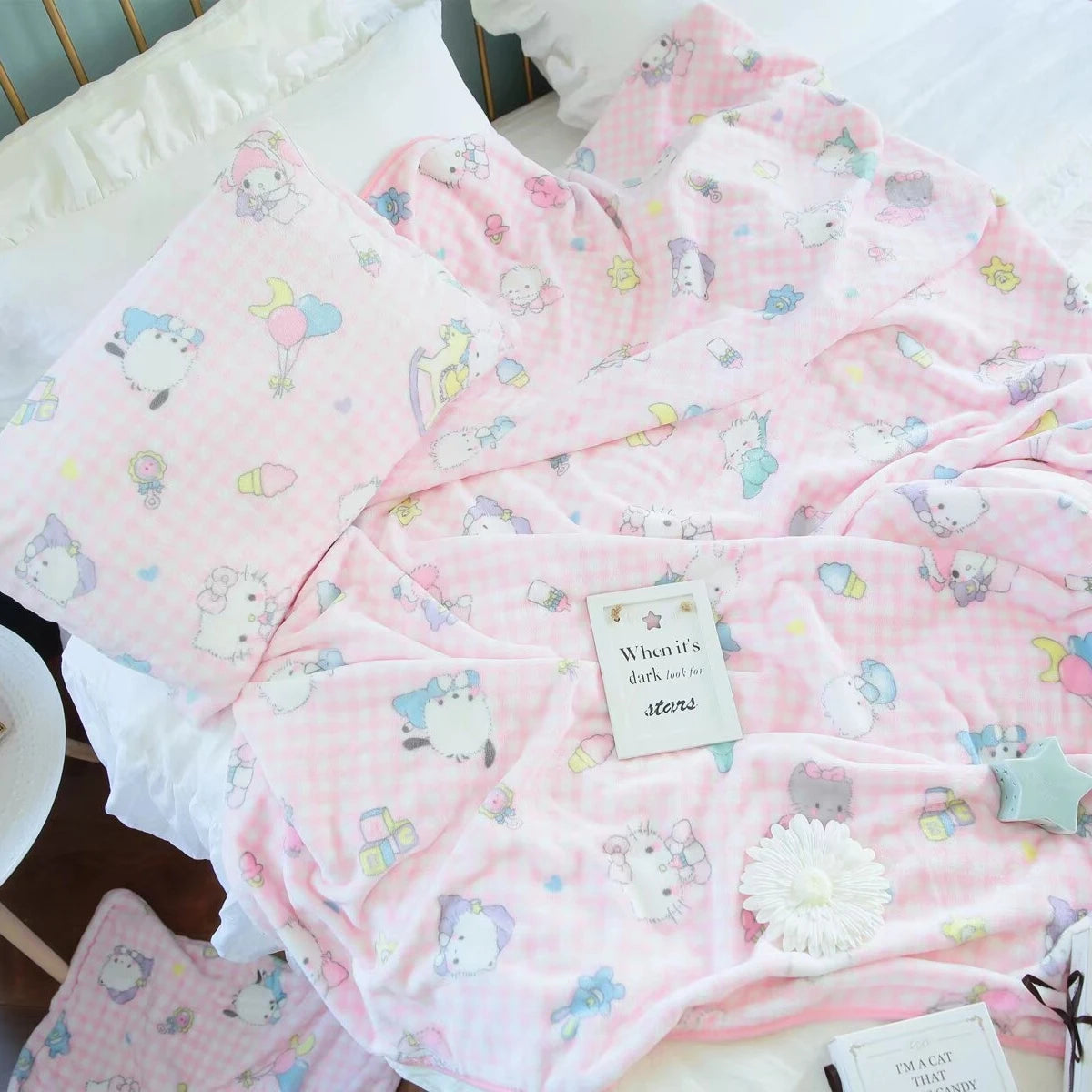 Sanrio Cute Hello Kitty Blanket Warm Flannel Blanket Pillowcase Japanese Style Pattern Printing Blanket Bedspread Bedroom Girl