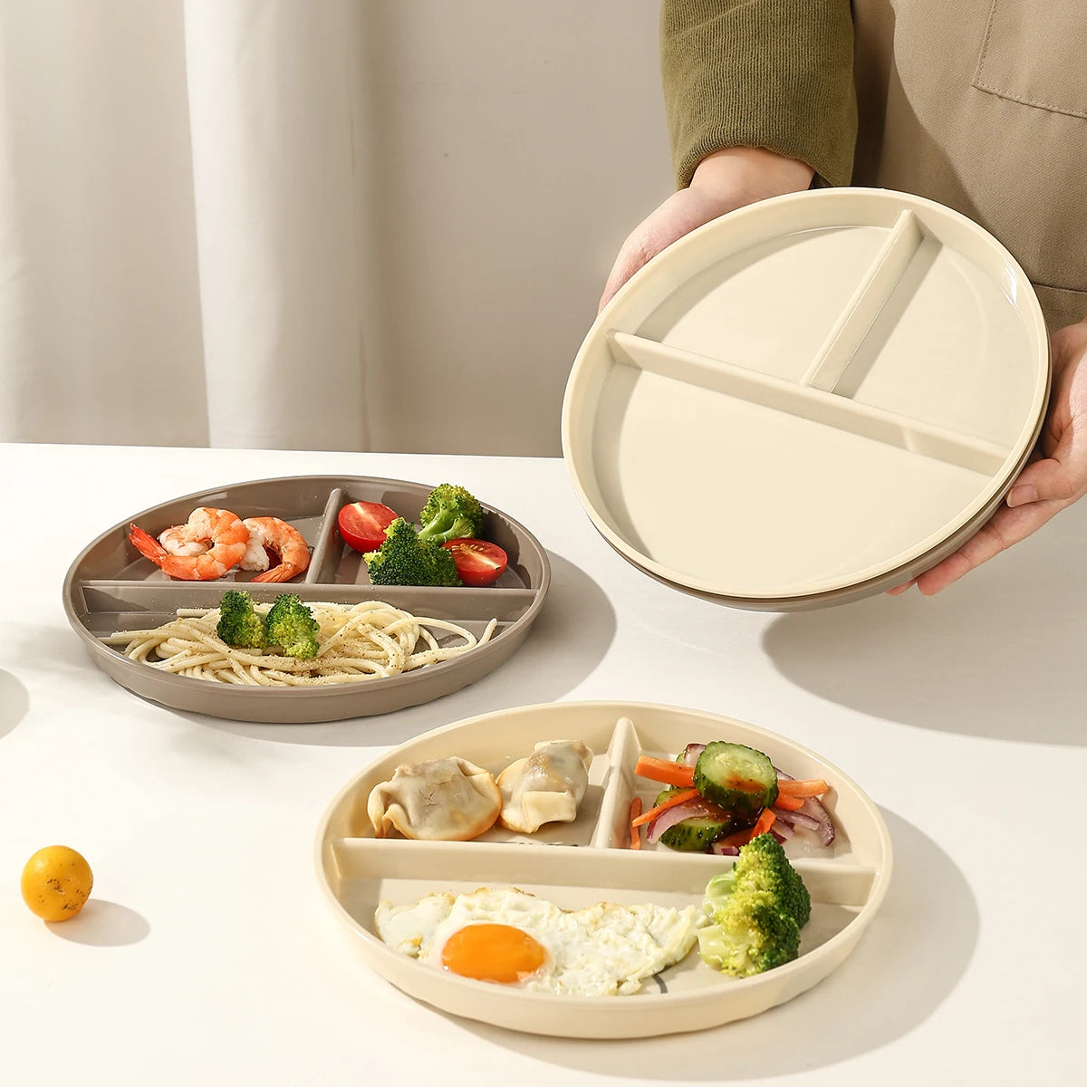 WORTHBUY Round Divided Dinner Plate Microwave Safe Food Plates Fruit Salad Serving Tray Kitchen Tableware Plastic Dinner Dishes