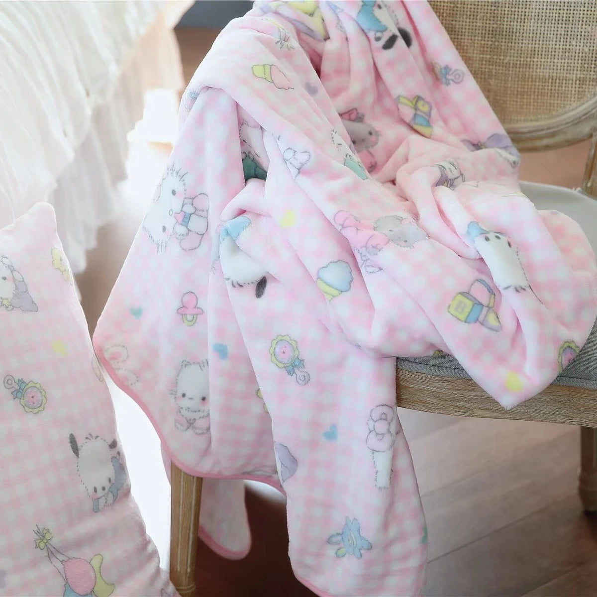 Sanrio Cute Hello Kitty Blanket Warm Flannel Blanket Pillowcase Japanese Style Pattern Printing Blanket Bedspread Bedroom Girl