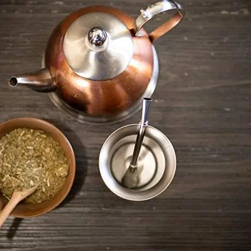 Yerba Mate Set inkluderar dubbla muromgärdade 18/8 rostfritt stål Mate Tea Cup, One Bombilla Mate (halm), en rengöringsborste (trä, 230 ml)